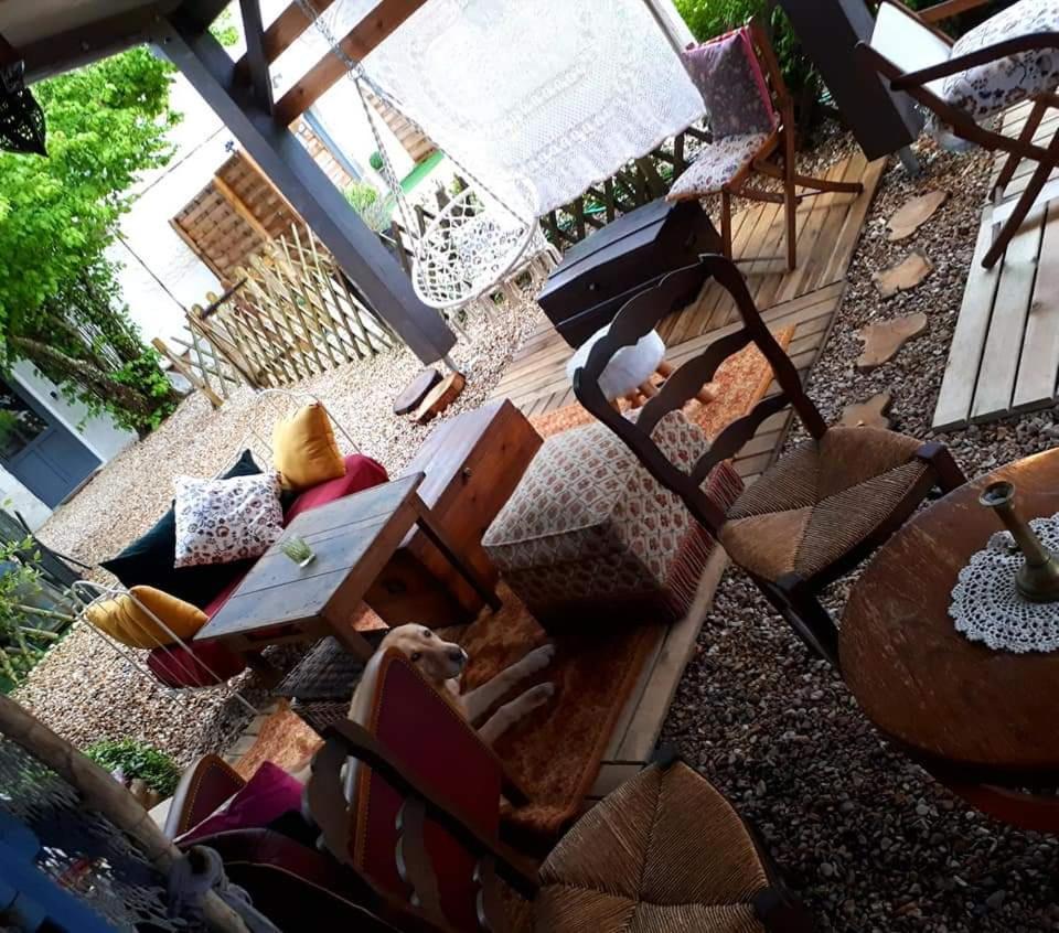 Chez Gladys Et Ses Enfants Hotel Lain Exterior foto